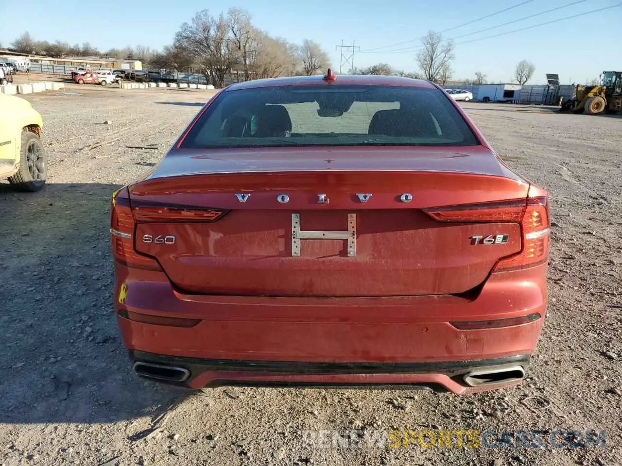 6 Photograph of a damaged car 7JRA22TM0KG001525 VOLVO S60 2019