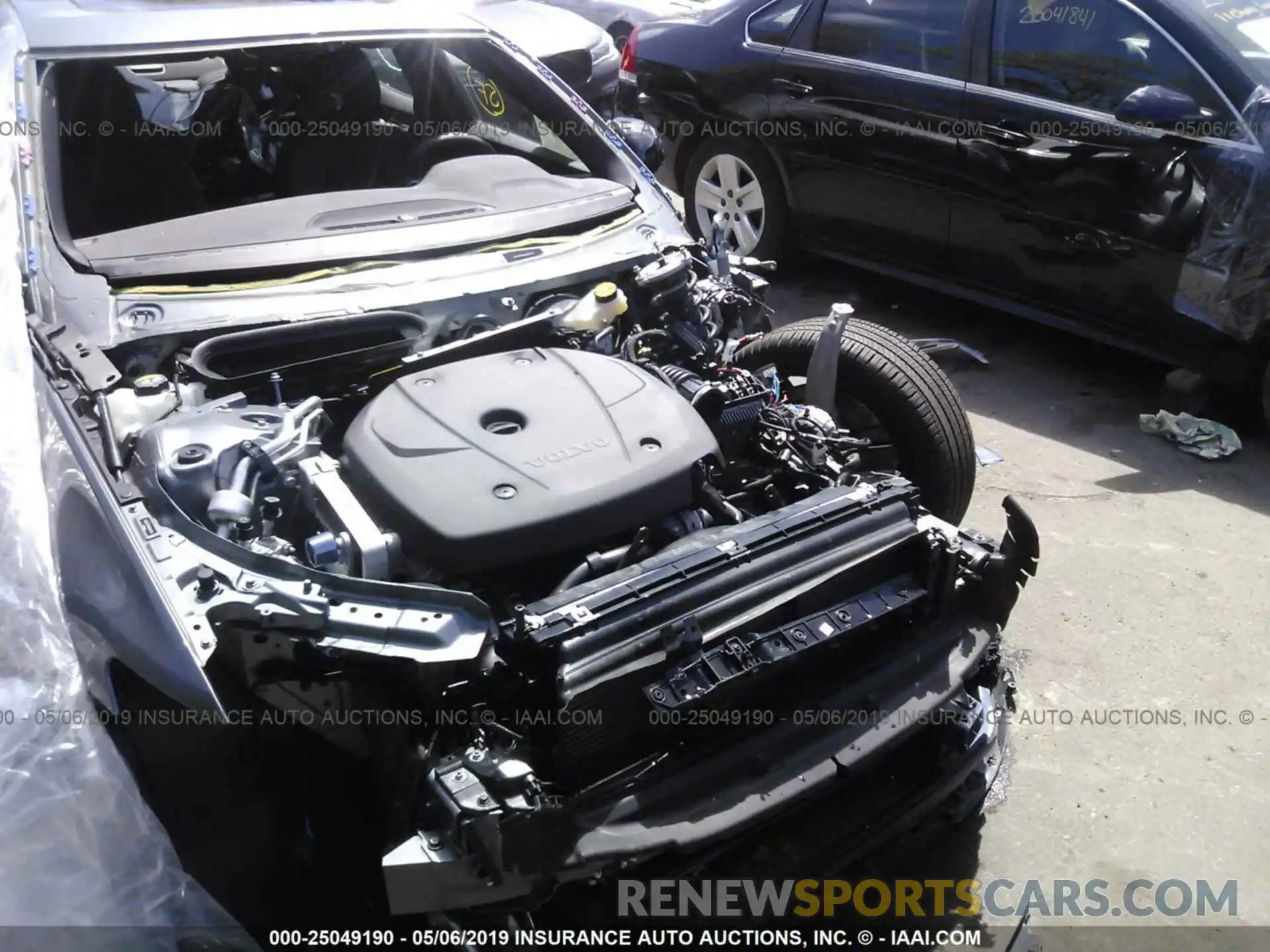 6 Photograph of a damaged car 7JRA22TM0KG004778 VOLVO S60 2019