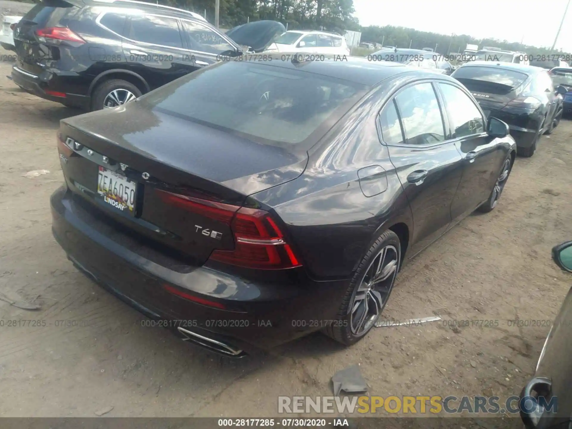 4 Photograph of a damaged car 7JRA22TM0KG006966 VOLVO S60 2019