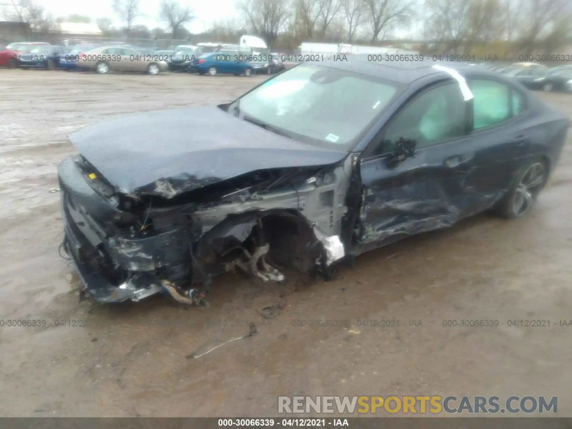 6 Photograph of a damaged car 7JRA22TM0KG013979 VOLVO S60 2019