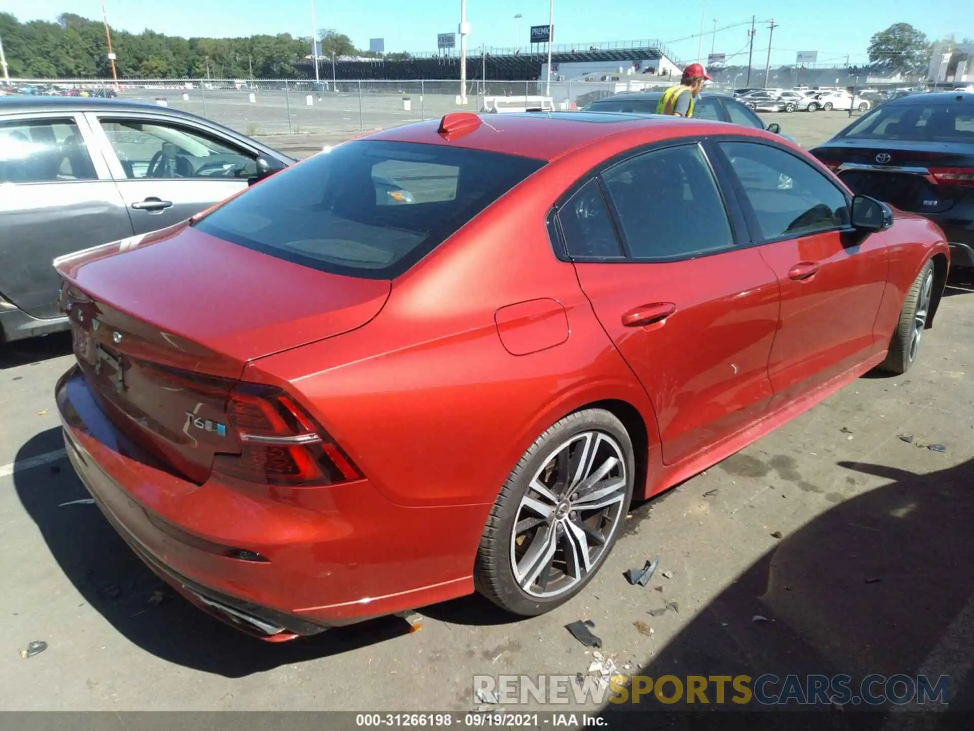 4 Photograph of a damaged car 7JRA22TM2KG002756 VOLVO S60 2019