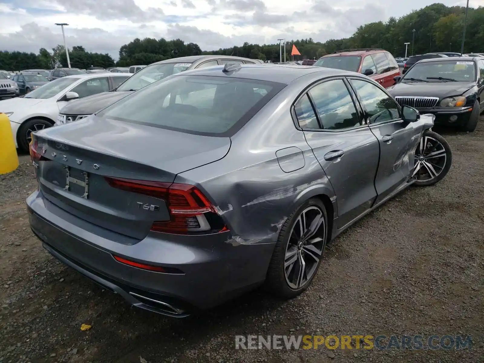 4 Photograph of a damaged car 7JRA22TM2KG003227 VOLVO S60 2019