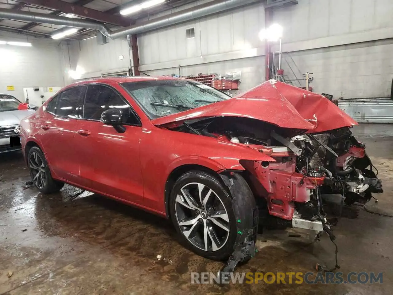 4 Photograph of a damaged car 7JRA22TM3KG007058 VOLVO S60 2019