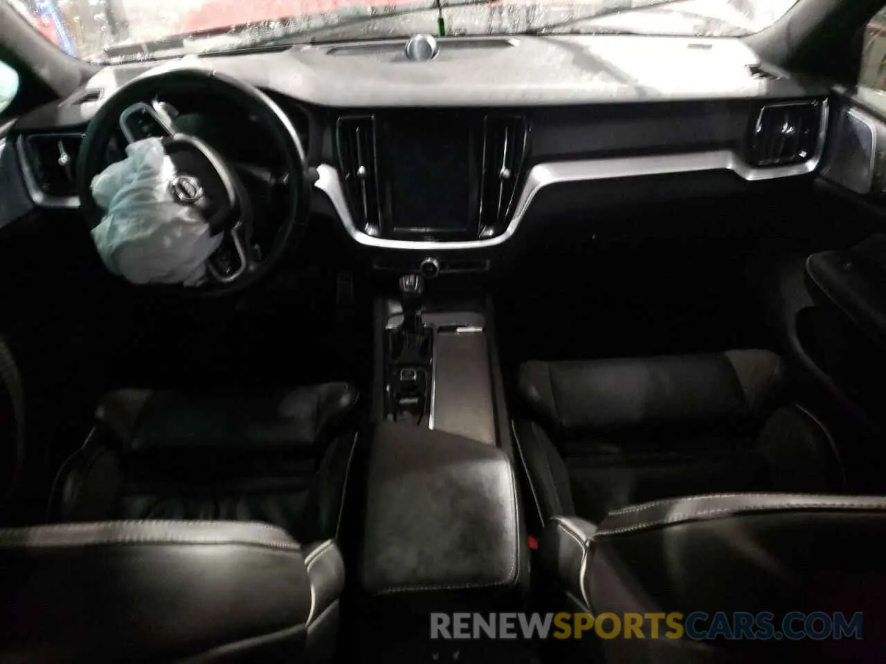 8 Photograph of a damaged car 7JRA22TM3KG007058 VOLVO S60 2019