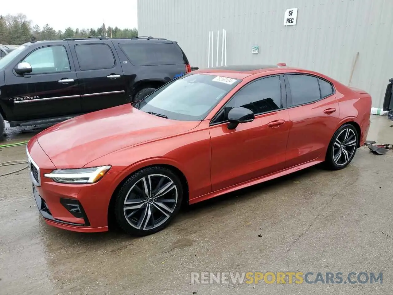 1 Photograph of a damaged car 7JRA22TM4KG001902 VOLVO S60 2019
