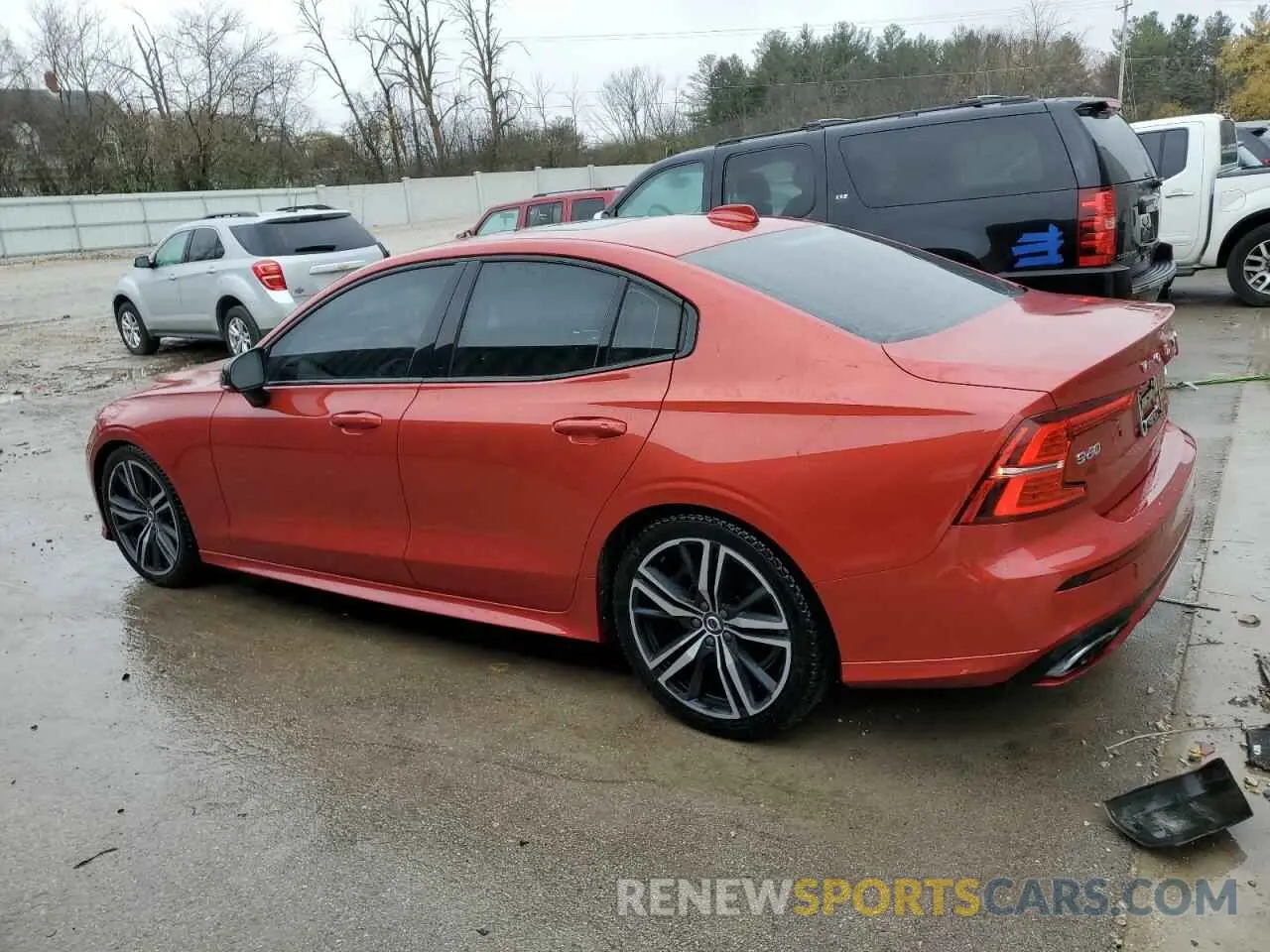 2 Photograph of a damaged car 7JRA22TM4KG001902 VOLVO S60 2019