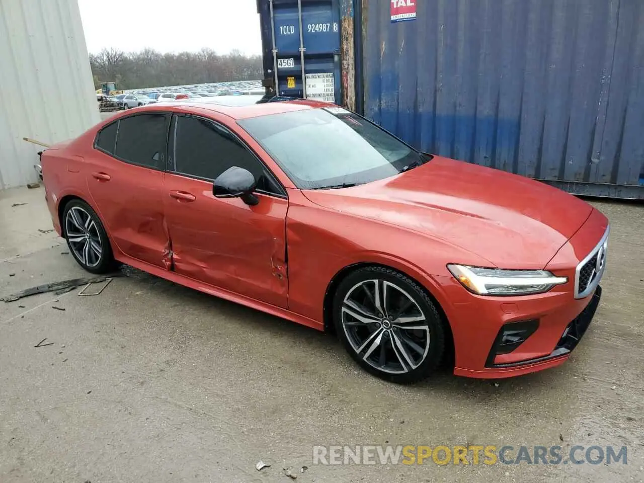 4 Photograph of a damaged car 7JRA22TM4KG001902 VOLVO S60 2019