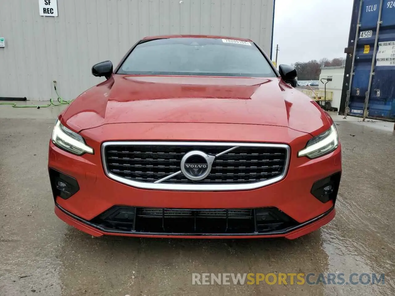 5 Photograph of a damaged car 7JRA22TM4KG001902 VOLVO S60 2019