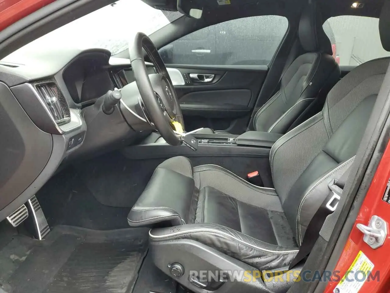 7 Photograph of a damaged car 7JRA22TM4KG001902 VOLVO S60 2019