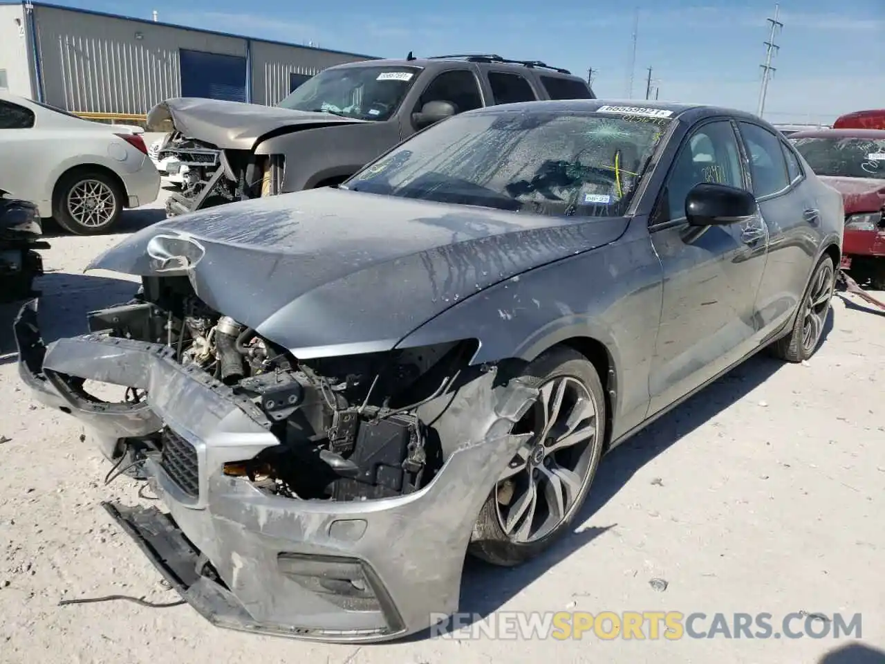 2 Photograph of a damaged car 7JRA22TM4KG013676 VOLVO S60 2019