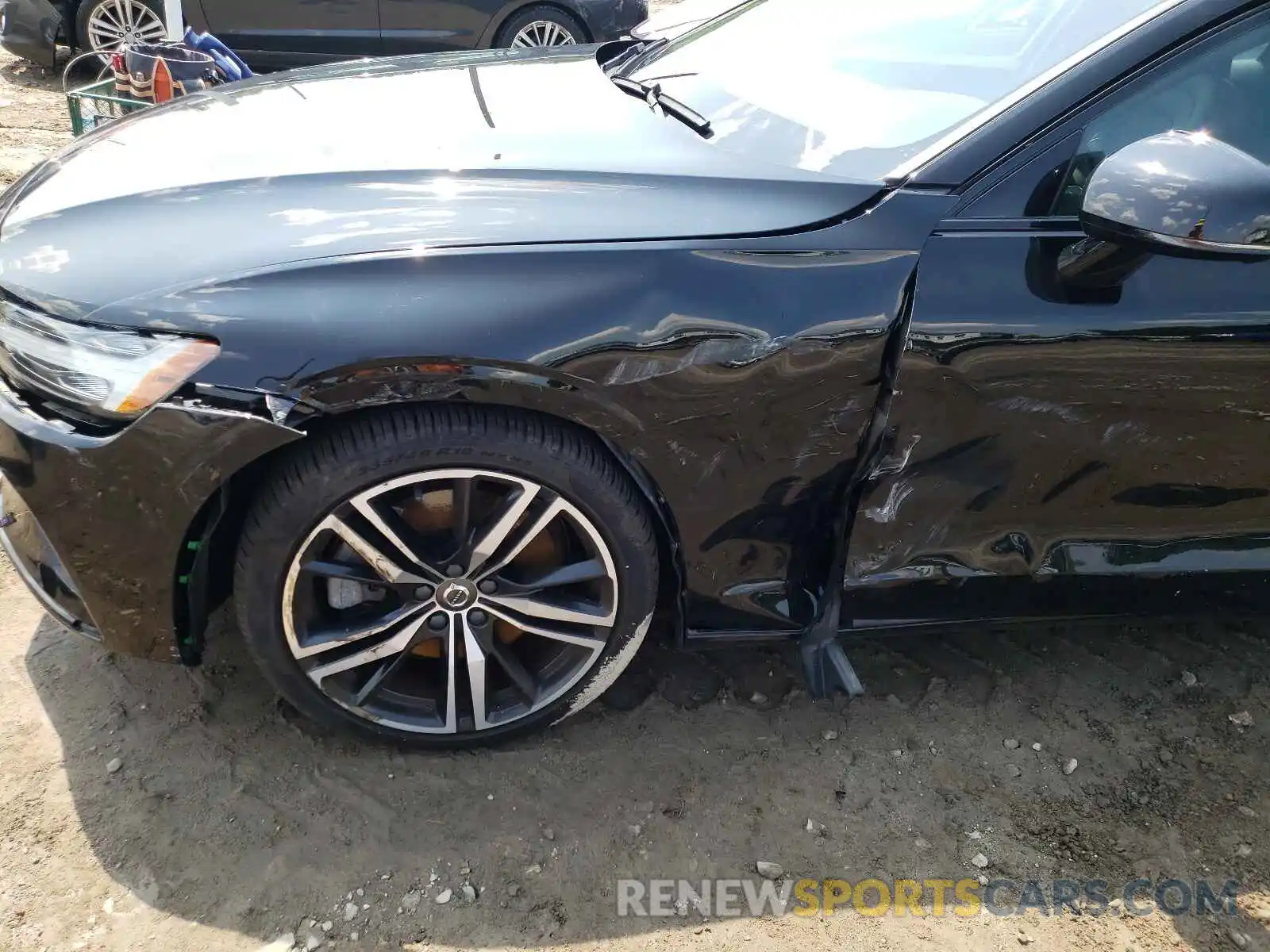 9 Photograph of a damaged car 7JRA22TM4KG017789 VOLVO S60 2019