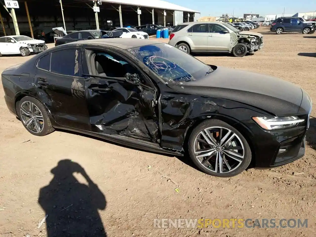 9 Photograph of a damaged car 7JRA22TM5KG001990 VOLVO S60 2019