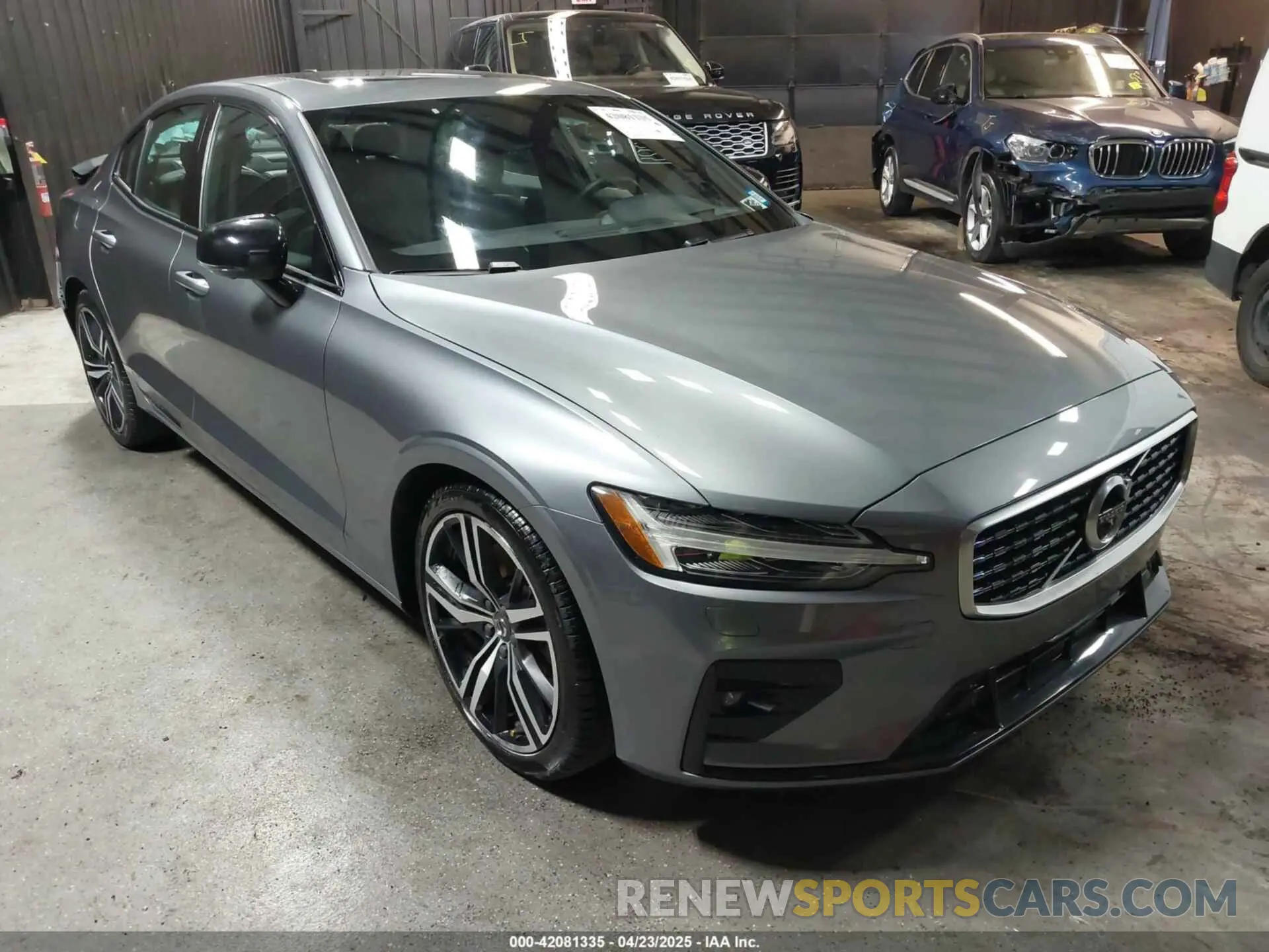 1 Photograph of a damaged car 7JRA22TM5KG004212 VOLVO S60 2019