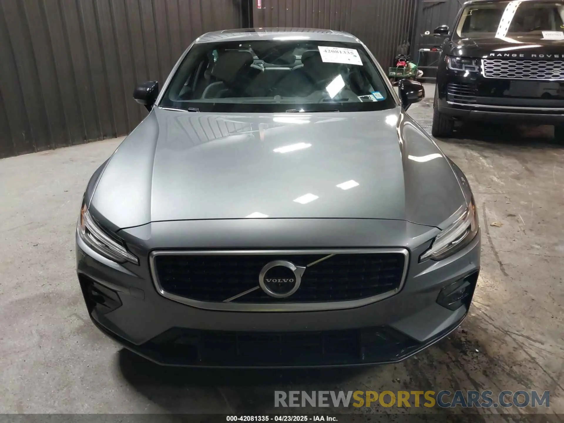 11 Photograph of a damaged car 7JRA22TM5KG004212 VOLVO S60 2019