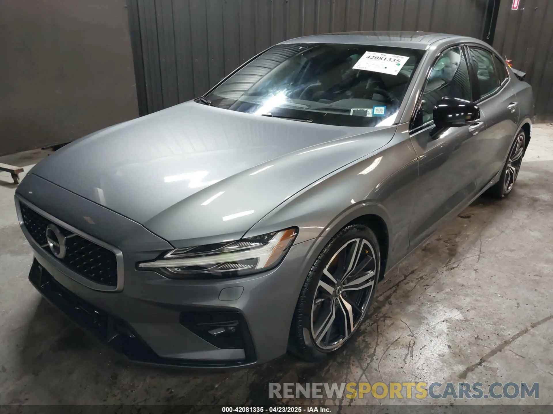 2 Photograph of a damaged car 7JRA22TM5KG004212 VOLVO S60 2019