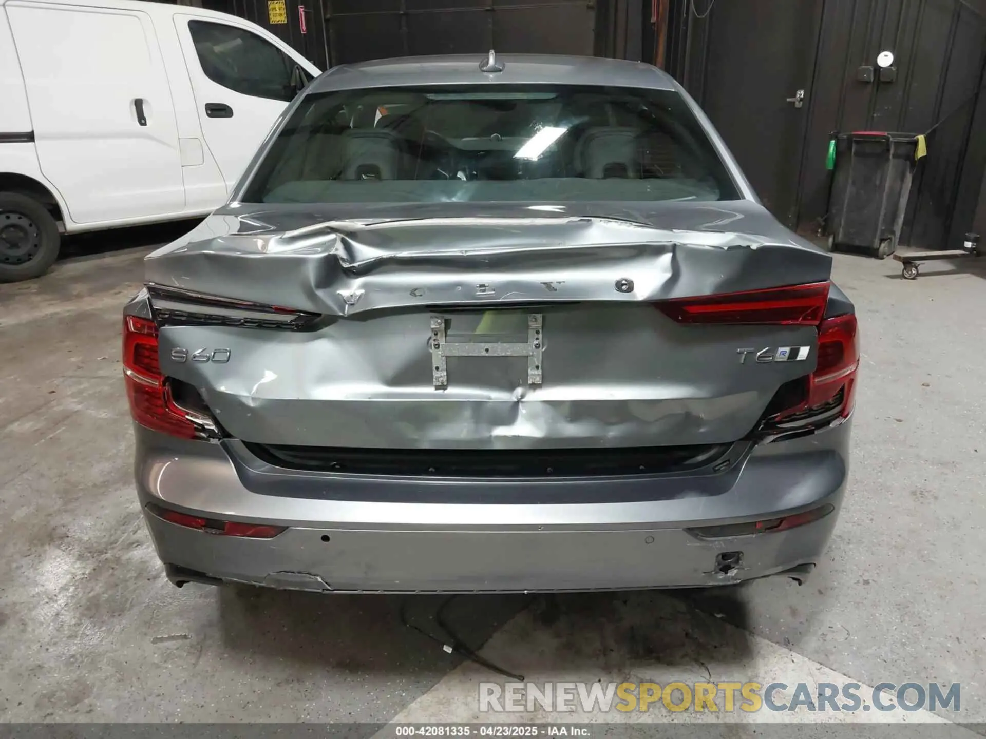 6 Photograph of a damaged car 7JRA22TM5KG004212 VOLVO S60 2019