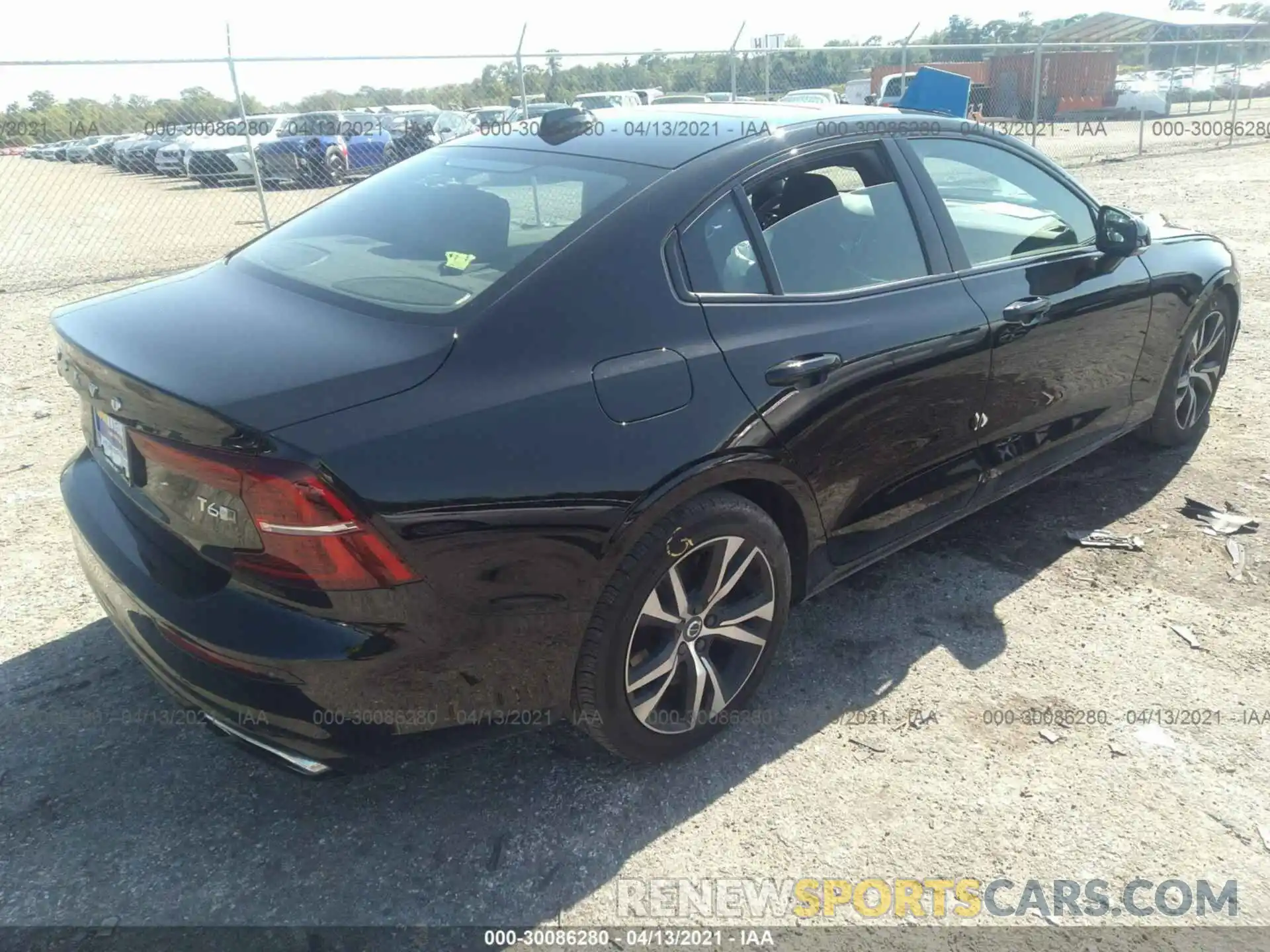 4 Photograph of a damaged car 7JRA22TM5KG013590 VOLVO S60 2019