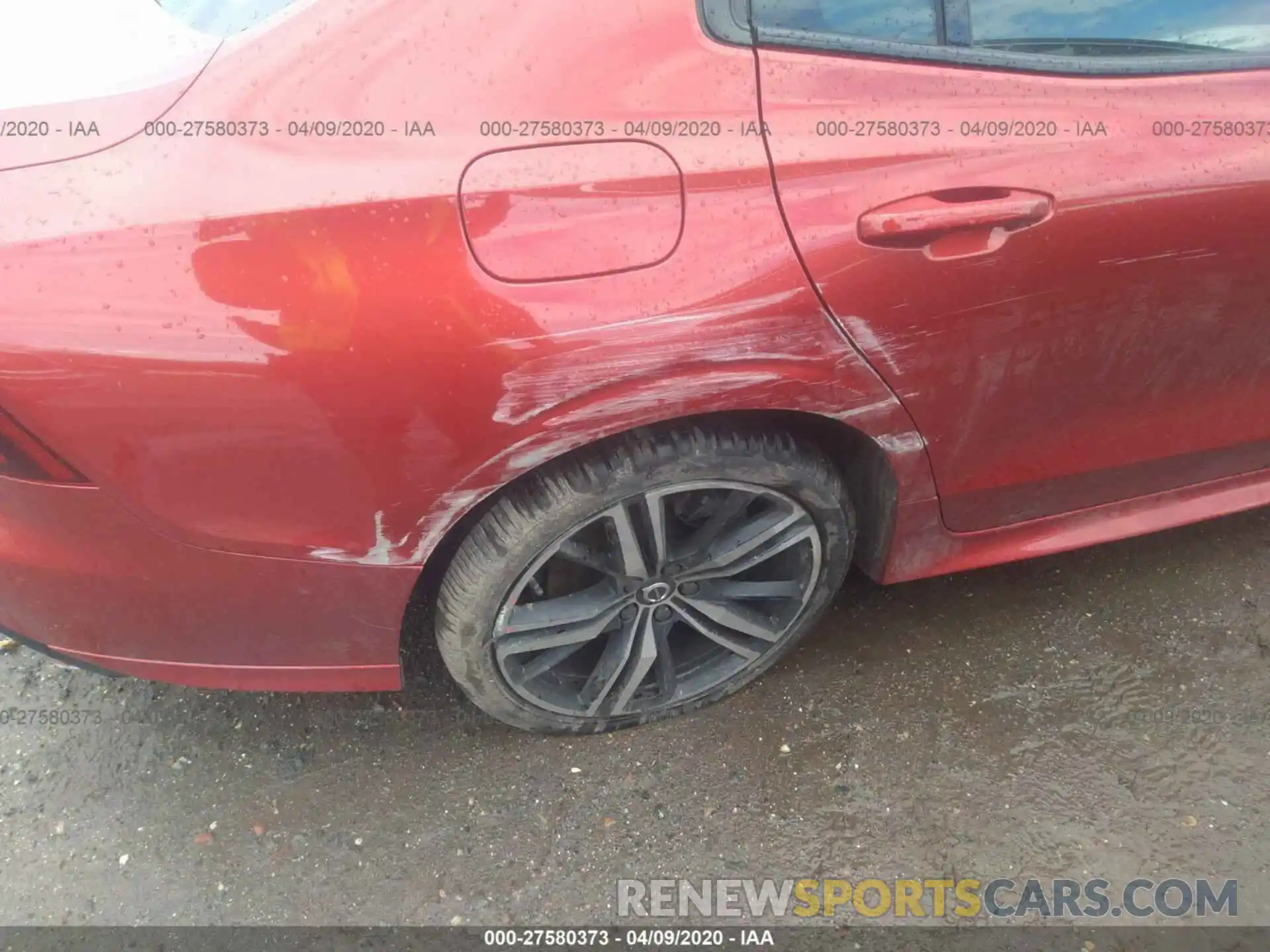 6 Photograph of a damaged car 7JRA22TM6KG001304 VOLVO S60 2019