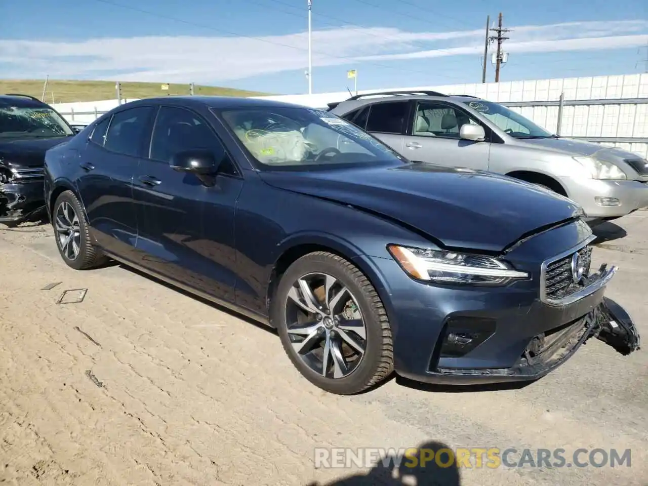 1 Photograph of a damaged car 7JRA22TM6KG013324 VOLVO S60 2019