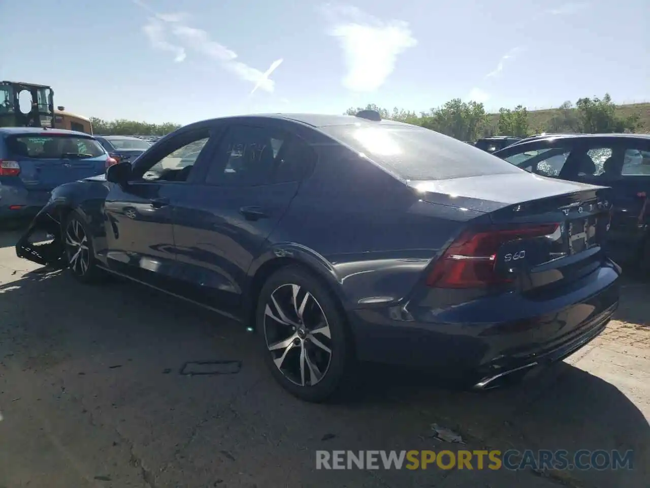 3 Photograph of a damaged car 7JRA22TM6KG013324 VOLVO S60 2019