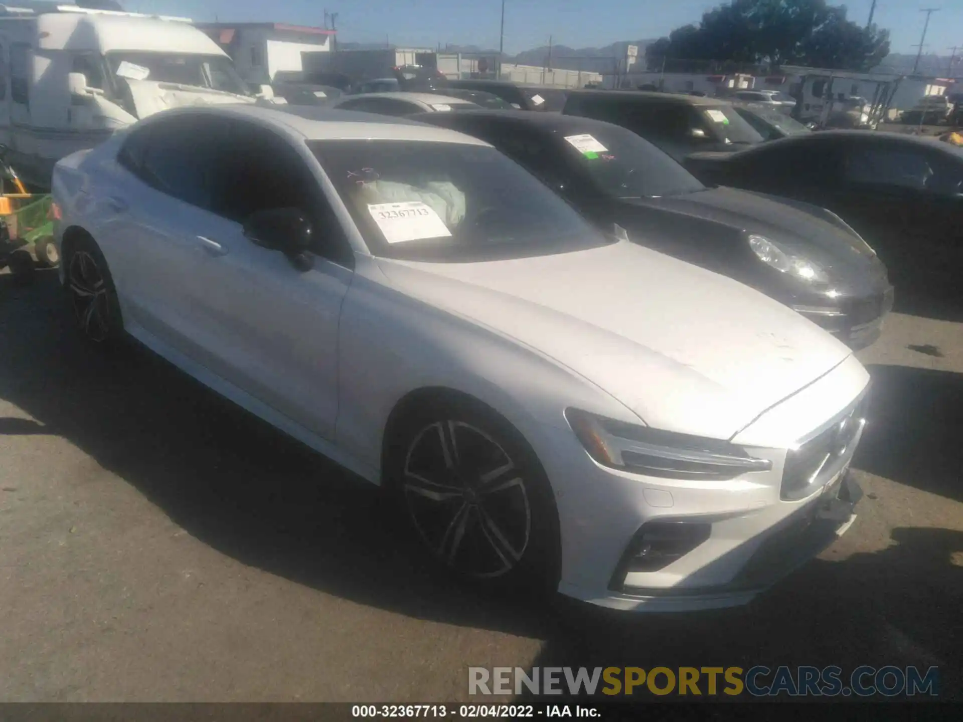 1 Photograph of a damaged car 7JRA22TM6KG015350 VOLVO S60 2019