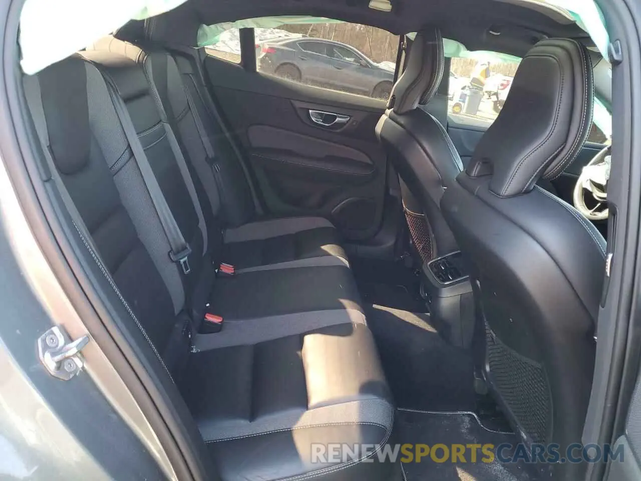 10 Photograph of a damaged car 7JRA22TM6KG017468 VOLVO S60 2019