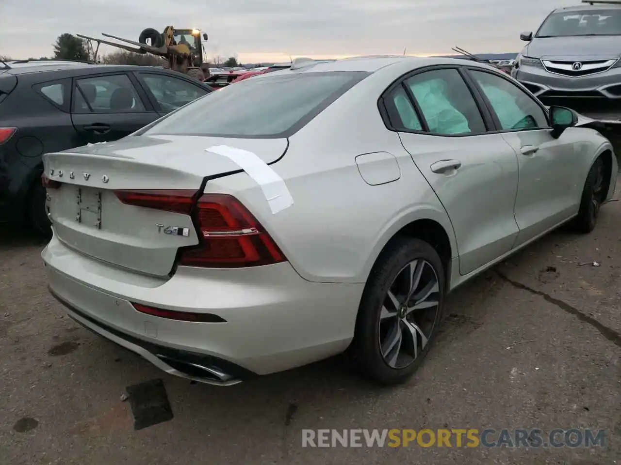 4 Photograph of a damaged car 7JRA22TM7KG007225 VOLVO S60 2019