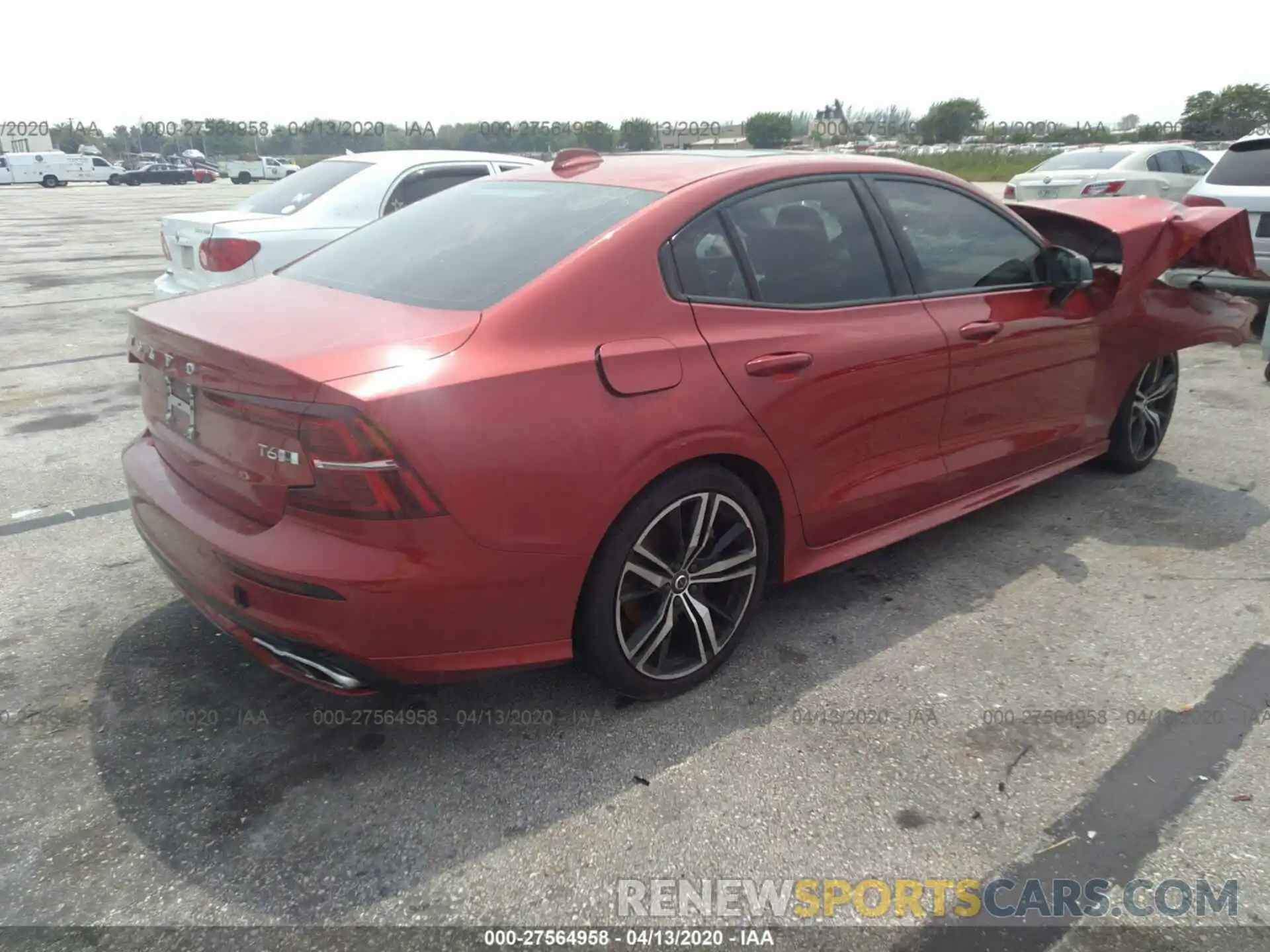 4 Photograph of a damaged car 7JRA22TM7KG014787 VOLVO S60 2019