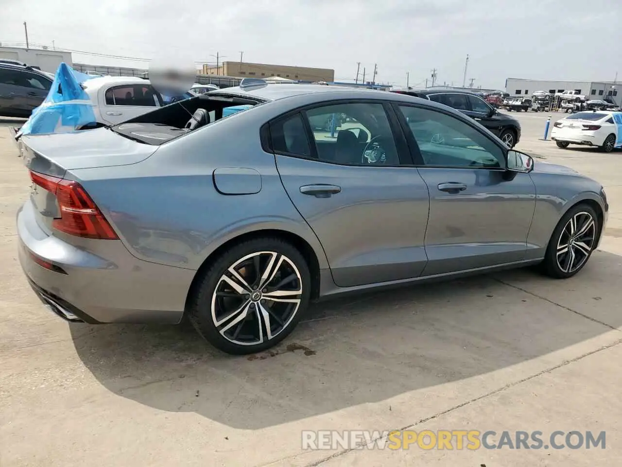 3 Photograph of a damaged car 7JRA22TM8KG016502 VOLVO S60 2019