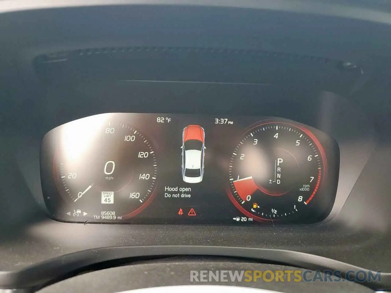 9 Photograph of a damaged car 7JRA22TM8KG016502 VOLVO S60 2019