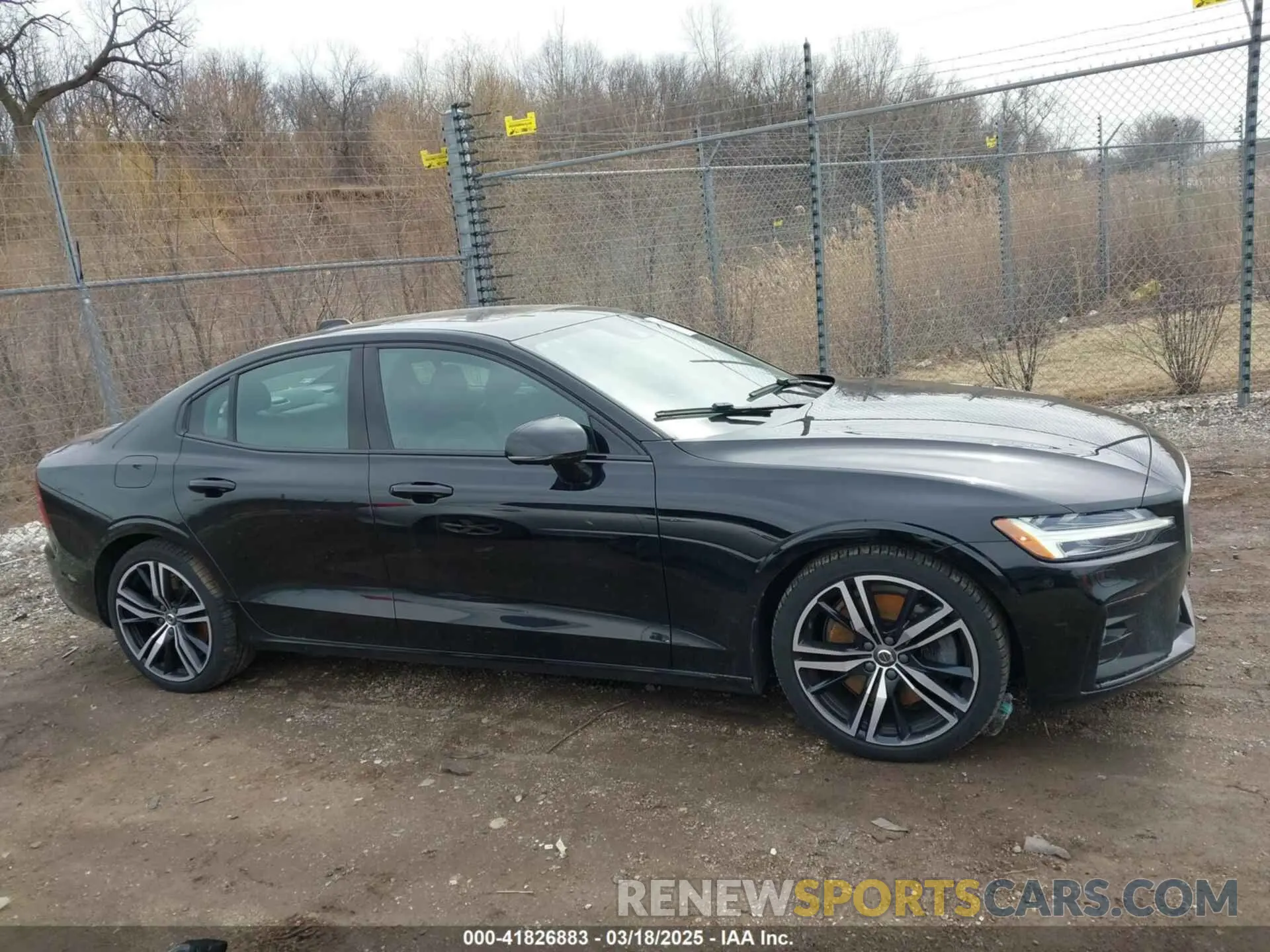 14 Photograph of a damaged car 7JRA22TM9KG014922 VOLVO S60 2019