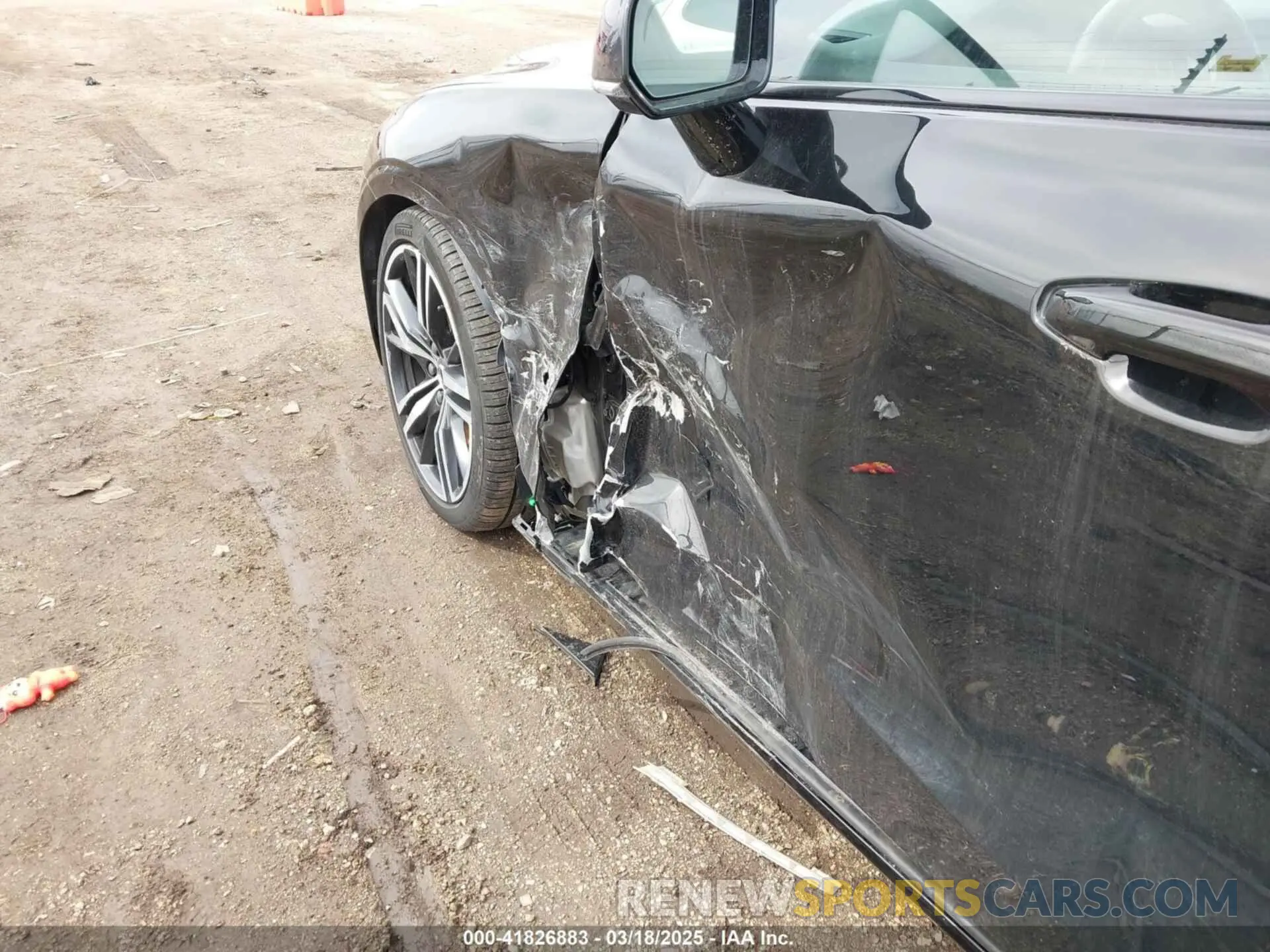 18 Photograph of a damaged car 7JRA22TM9KG014922 VOLVO S60 2019