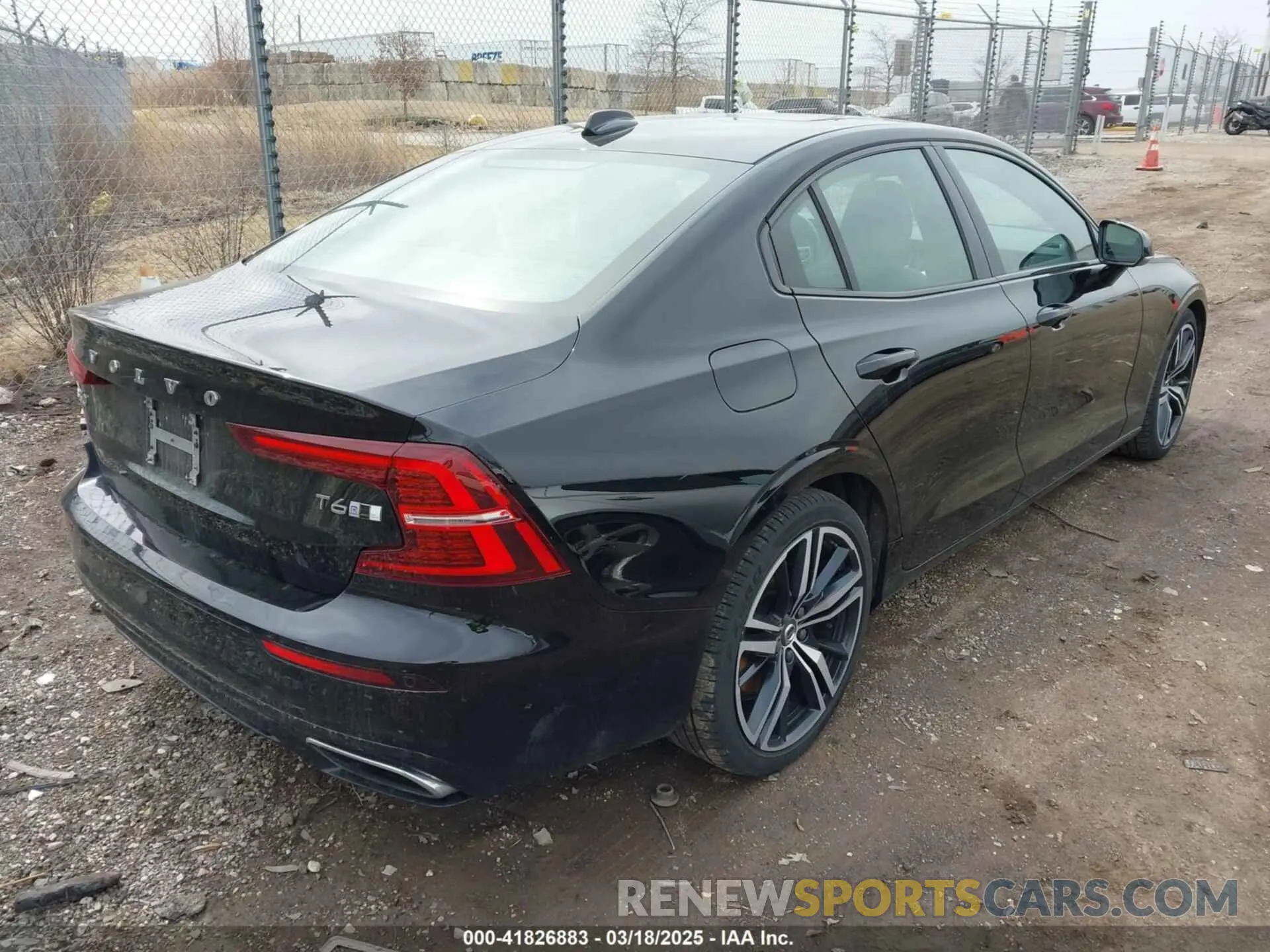 4 Photograph of a damaged car 7JRA22TM9KG014922 VOLVO S60 2019