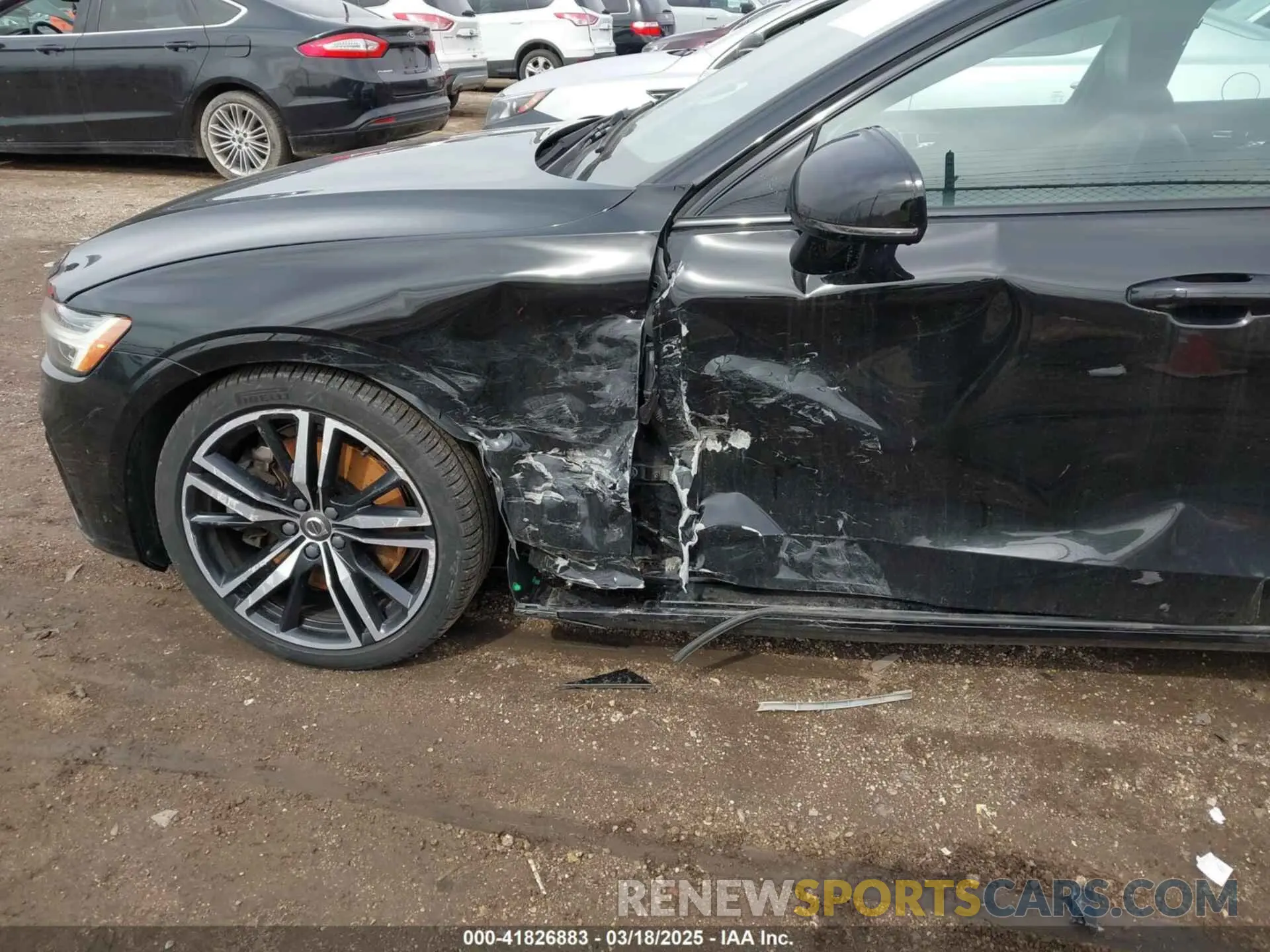 6 Photograph of a damaged car 7JRA22TM9KG014922 VOLVO S60 2019