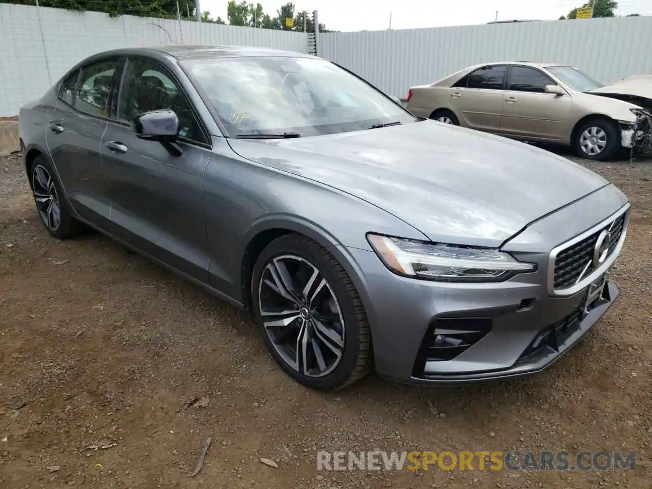 1 Photograph of a damaged car 7JRA22TMXKG017585 VOLVO S60 2019