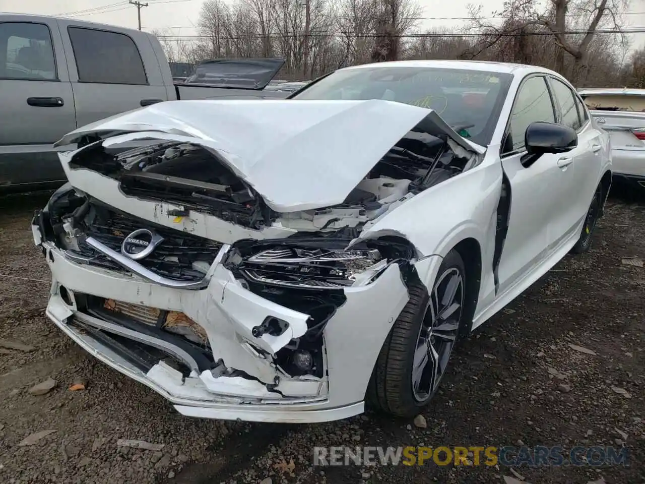 2 Photograph of a damaged car 7JRA22TMXKG018428 VOLVO S60 2019