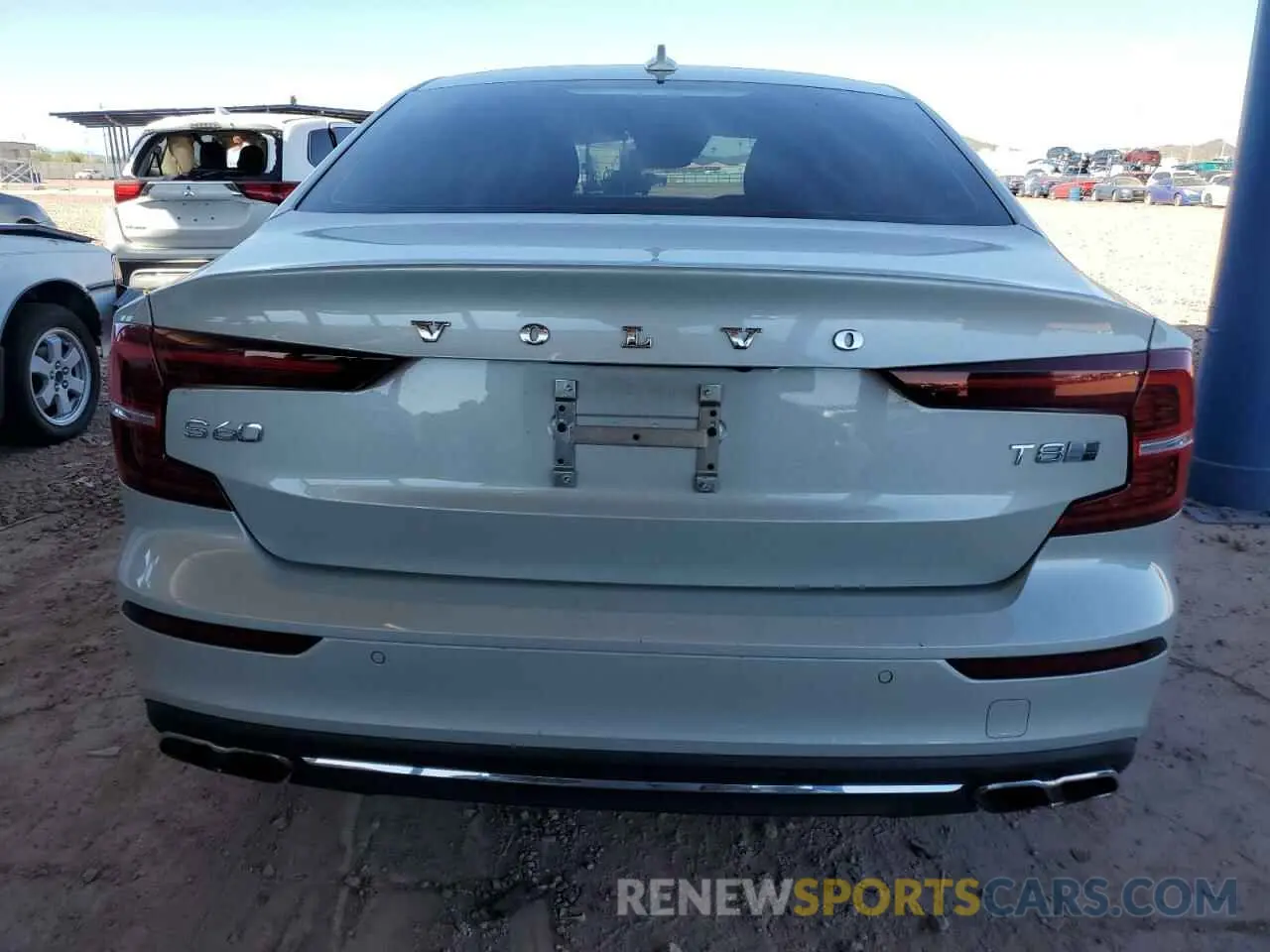6 Photograph of a damaged car 7JRBR0FL5KG013306 VOLVO S60 2019