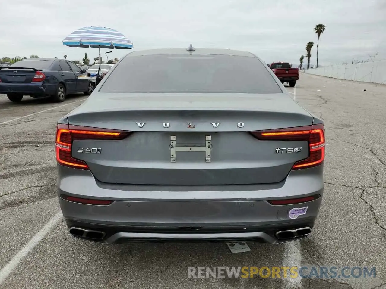 6 Photograph of a damaged car 7JRBR0FM3KG012437 VOLVO S60 2019