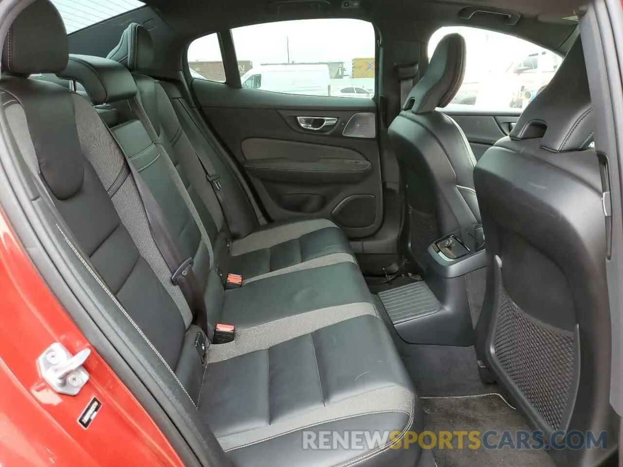 10 Photograph of a damaged car 7JRBR0FM9KG017741 VOLVO S60 2019