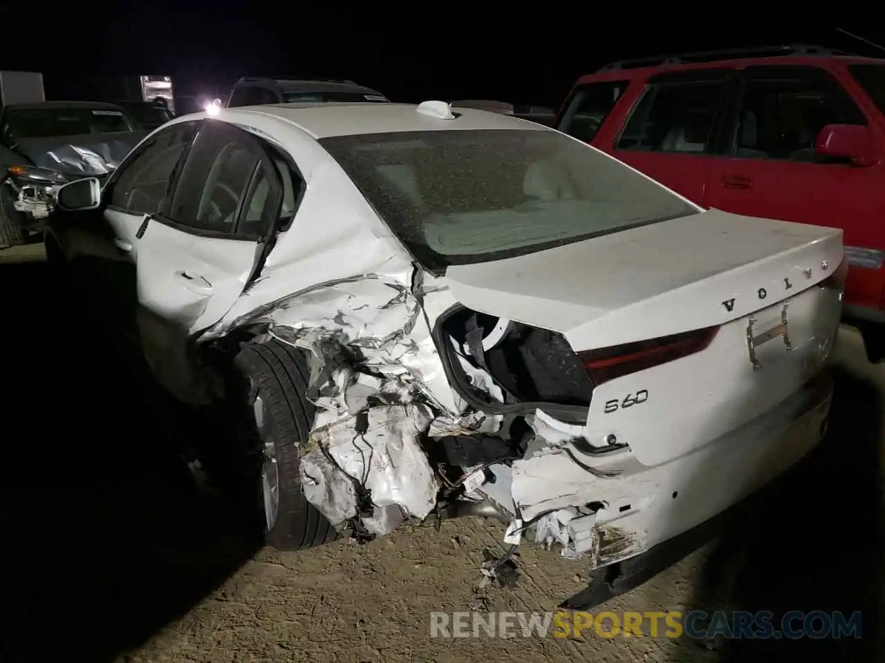 3 Photograph of a damaged car 7JR102FK0LG036857 VOLVO S60 2020