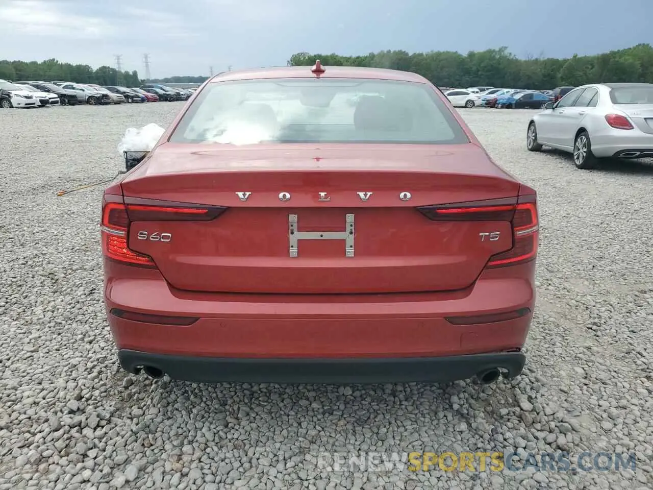6 Photograph of a damaged car 7JR102FK0LG048619 VOLVO S60 2020