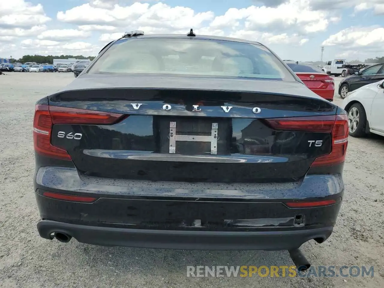 6 Photograph of a damaged car 7JR102FK0LG049379 VOLVO S60 2020