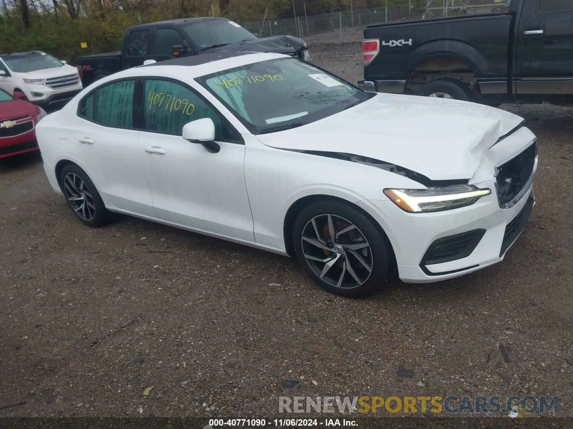 1 Photograph of a damaged car 7JR102FK1LG039461 VOLVO S60 2020