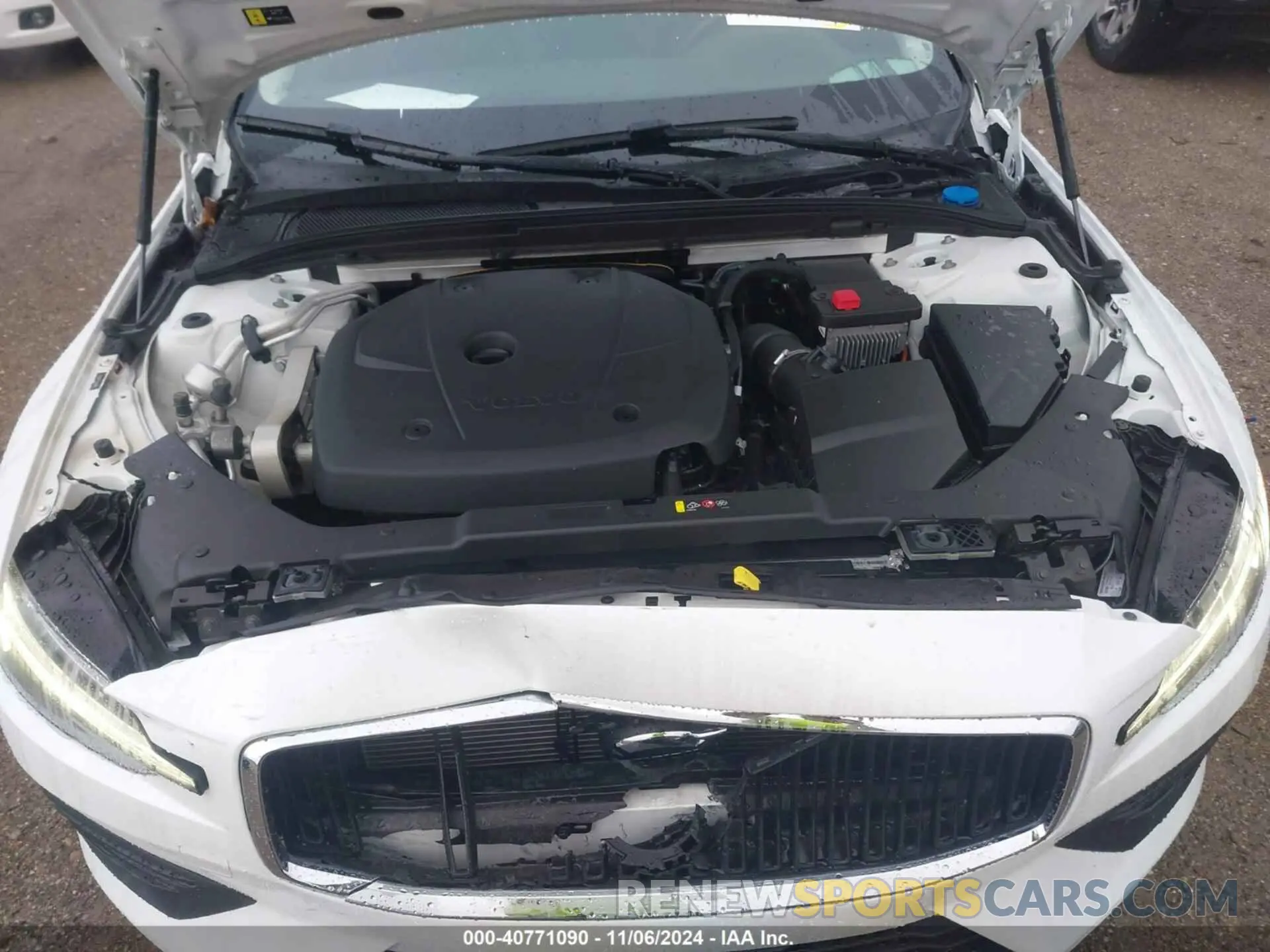 10 Photograph of a damaged car 7JR102FK1LG039461 VOLVO S60 2020