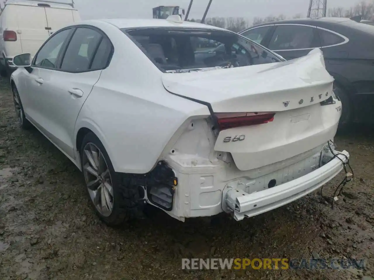 3 Photograph of a damaged car 7JR102FK1LG048273 VOLVO S60 2020