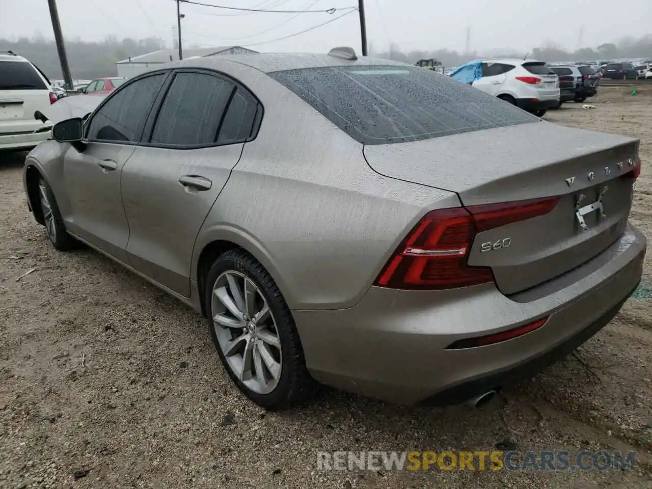 3 Photograph of a damaged car 7JR102FK1LG067809 VOLVO S60 2020