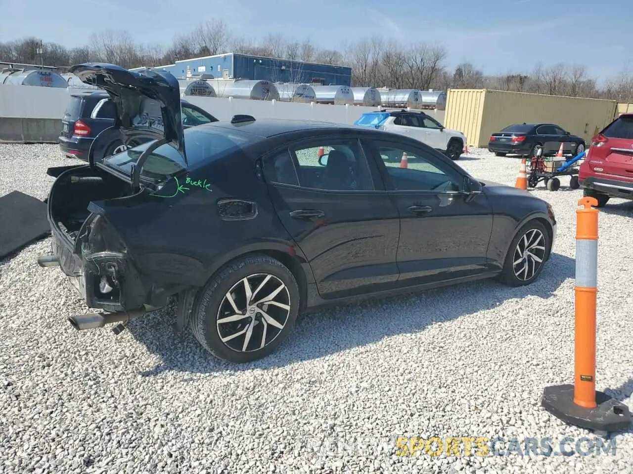 3 Photograph of a damaged car 7JR102FK1LG071956 VOLVO S60 2020