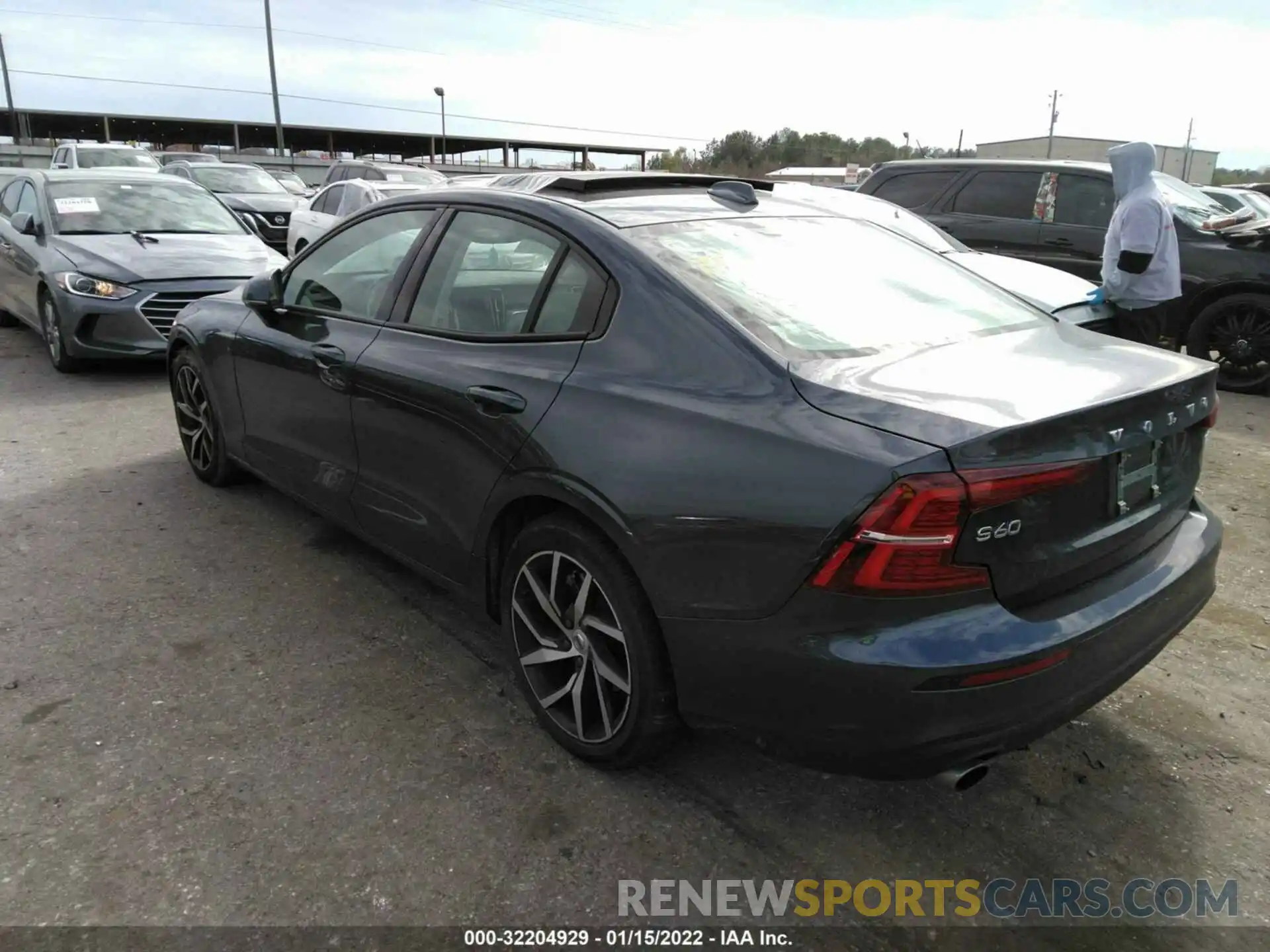 3 Photograph of a damaged car 7JR102FK2LG065423 VOLVO S60 2020