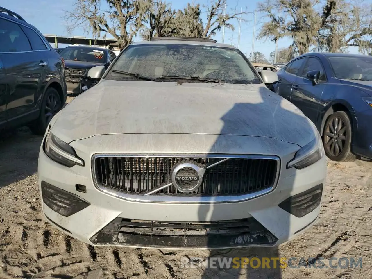 5 Photograph of a damaged car 7JR102FK3LG072798 VOLVO S60 2020