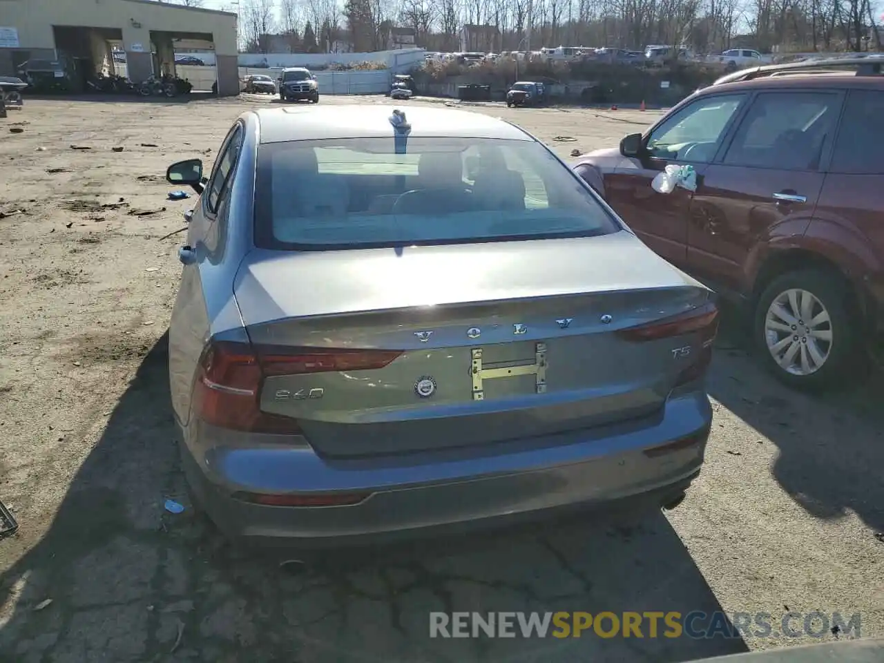 6 Photograph of a damaged car 7JR102FK4LG037266 VOLVO S60 2020